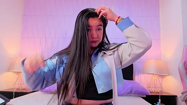 Snapshot of Valeria_Dean chatting on December 3, 2025, 12:15 pm Valeria Dean online show from December 3, 2025, 12:15 pm