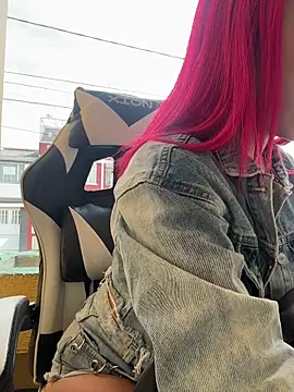 Scarlett firee online show from December 19, 2025, 5:04 pm