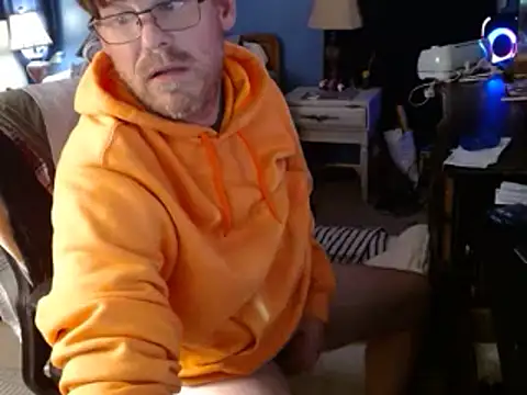 Snapshot of BamaBoi40AL chatting on December 1, 2025, 8:59 am BamaBoi40AL online show from December 1, 2025, 8:59 am