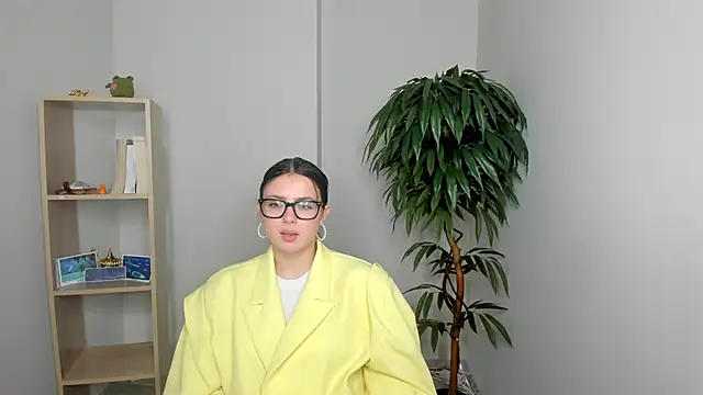 Snapshot of RonnieSparlin chatting on December 2, 2025, 11:45 am RonnieSparlin online show from December 2, 2025, 11:45 am