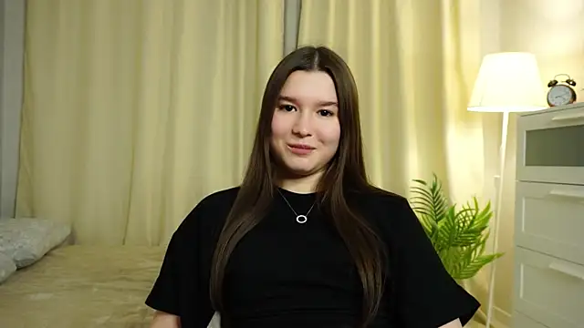 LidiaPasaye online show from December 3, 2025, 12:26 pm