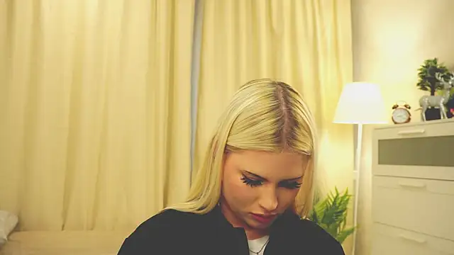 TylerWoody online show from December 2, 2025, 9:00 am