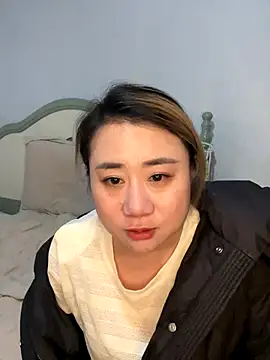 Lulu-521 online show from December 3, 2025, 1:32 pm