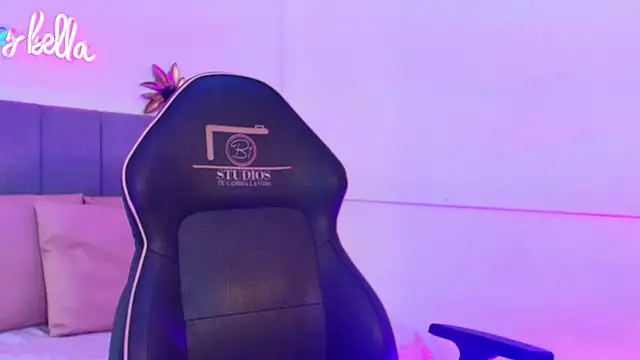 CHEERRY TAY1 online show from April 21, 2026, 8:15 pm