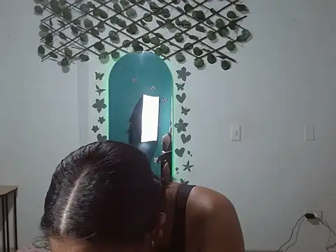 Andreaebony online show from December 17, 2025, 12:54 pm