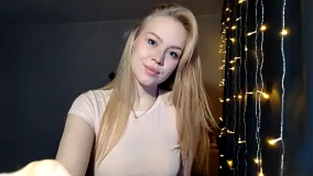 LunaPeony online show from January 19, 2026, 9:35 am