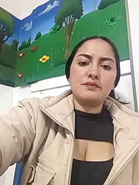 Snapshot of MisNicol chatting on February 5, 2026, 2:46 pm MisNicol online show from February 5, 2026, 2:46 pm