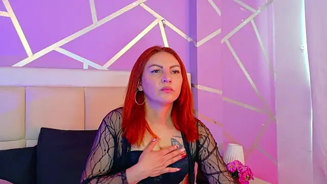 Snapshot of Dafnexxx chatting on December 1, 2025, 5:36 pm Dafnexxx online show from December 1, 2025, 5:36 pm