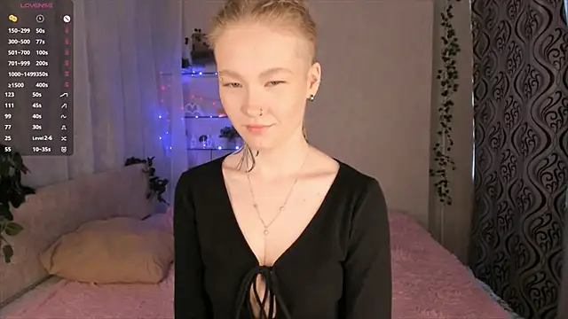 MaireLanda online show from March 11, 2026, 4:39 am