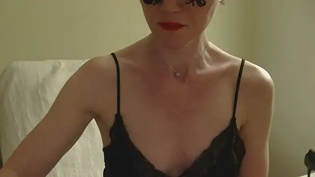 Snapshot of AuroraAG chatting on July 18, 2026, 7:33 pm AuroraAG online show from July 18, 2026, 7:33 pm