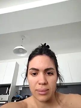 SiennaLuxexx online show from April 11, 2026, 1:04 pm