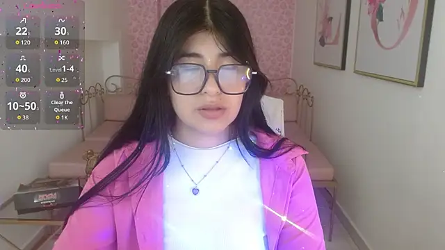 Nina harpper  online show from April 10, 2026, 1:07 pm