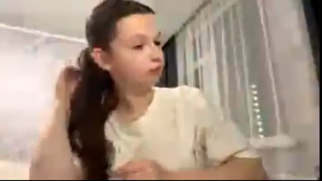 EllieBerrie online show from December 2, 2025, 3:58 pm