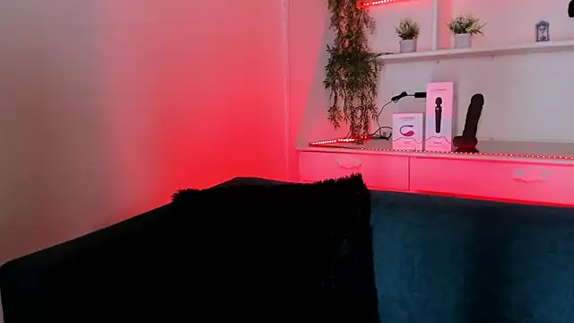 Saelivrae online show from February 8, 2026, 6:49 pm