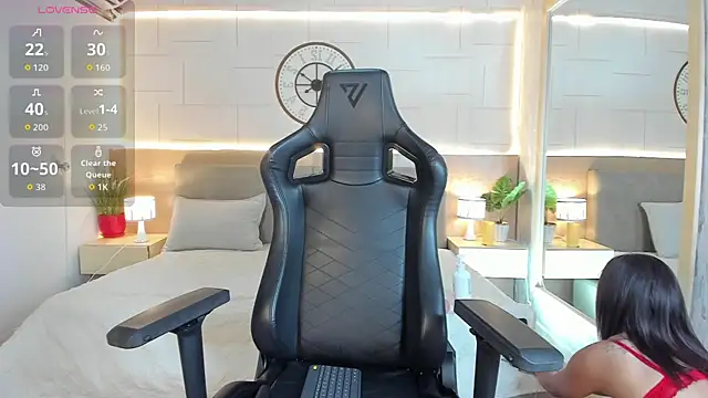 Lana kalix online show from February 10, 2026, 8:19 pm