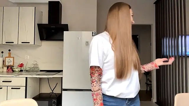 Snapshot of Adelle_Love chatting on December 2, 2025, 9:22 am Adelle Love online show from December 2, 2025, 9:22 am