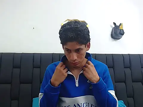 manus rios69 online show from December 15, 2025, 12:33 pm