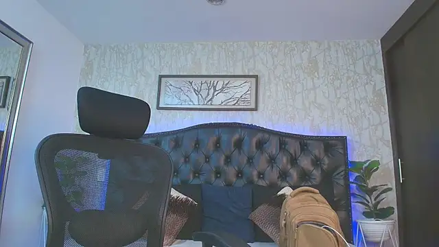 Snapshot of Lander_Cruz chatting on February 18, 2026, 8:05 pm Lander Cruz online show from February 18, 2026, 8:05 pm