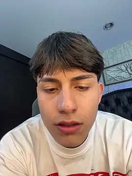 Snapshot of Lander_Cruz chatting on February 19, 2026, 8:28 pm Lander Cruz online show from February 19, 2026, 8:28 pm