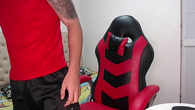 noah cole  online show from December 2, 2025, 12:22 am