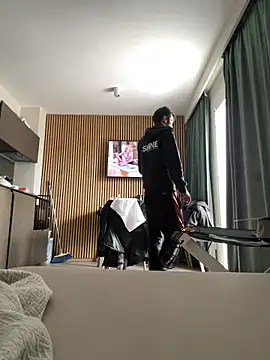 Snapshot of andresbale chatting on February 11, 2026, 12:05 pm andresbale online show from February 11, 2026, 12:05 pm