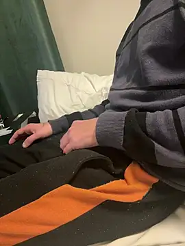 Snapshot of andresbale chatting on February 10, 2026, 7:57 pm andresbale online show from February 10, 2026, 7:57 pm