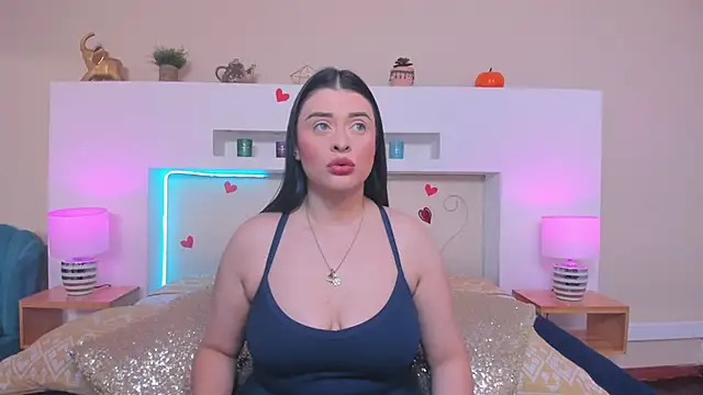 AnikaRomanoff  online show from April 2, 2026, 12:12 pm