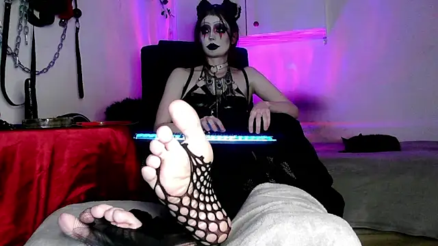 EmpressMorrigan online show from February 28, 2026, 4:28 pm