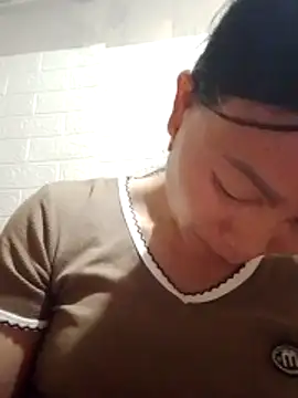 Lili-123k online show from April 18, 2026, 7:58 pm