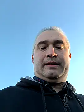 Snapshot of Olomoucak1982 chatting on April 7, 2026, 4:42 pm Olomoucak1982 online show from April 7, 2026, 4:42 pm