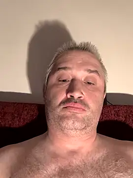 Snapshot of Olomoucak1982 chatting on April 19, 2026, 6:21 pm Olomoucak1982 online show from April 19, 2026, 6:21 pm