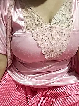 hottyrose69 online show from April 6, 2026, 3:46 pm