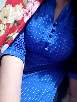 hottyrose69 online show from January 31, 2026, 10:52 pm