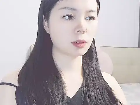 Snapshot of Helenlove2025 chatting on December 4, 2025, 8:46 am Helenlove2025 online show from December 4, 2025, 8:46 am