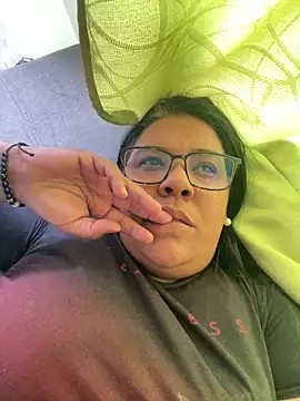 Carameloswing1 online show from April 10, 2026, 9:44 pm