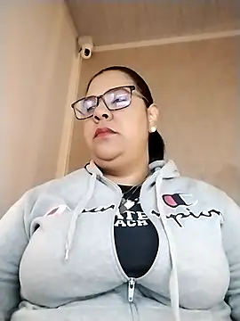 Carameloswing1 online show from December 18, 2025, 11:47 am