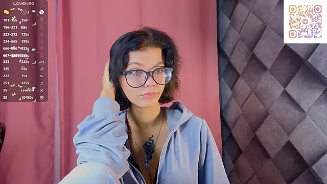 Snapshot of Ameliisun chatting on December 17, 2025, 12:32 pm Ameliisun online show from December 17, 2025, 12:32 pm