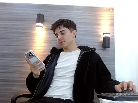 JuanGomm online show from March 7, 2026, 3:02 am