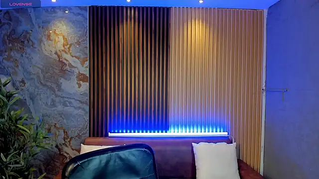 TiffanyHoustton online show from February 20, 2026, 11:34 am