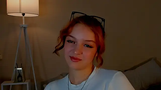 Snapshot of JaneenCrumley chatting on December 4, 2025, 6:45 am JaneenCrumley online show from December 4, 2025, 6:45 am