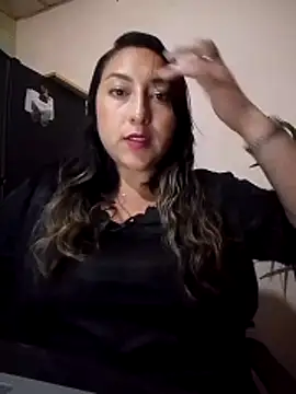 Valeria montana  online show from April 17, 2026, 12:02 am