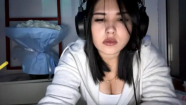 Snapshot of Lolamein chatting on December 2, 2025, 8:54 pm Lolamein online show from December 2, 2025, 8:54 pm