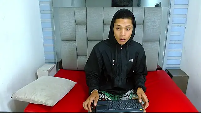 Axel Marcu online show from December 5, 2025, 1:10 pm