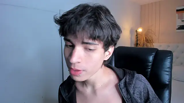 CONNOR STONNE  online show from April 16, 2026, 11:51 pm