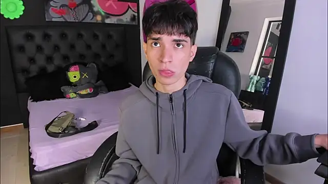 CONNOR STONNE  online show from January 7, 2026, 8:36 pm