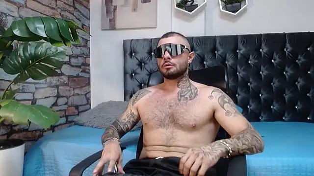 Snapshot of lucky_smith1 chatting on December 4, 2025, 6:40 pm lucky smith1 online show from December 4, 2025, 6:40 pm