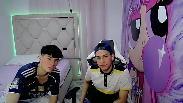 THE VIPS TWINK online show from December 3, 2025, 9:36 pm