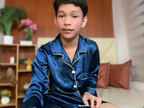 Snapshot of TheBoyAboveYou chatting on February 16, 2026, 12:59 pm TheBoyAboveYou online show from February 16, 2026, 12:59 pm