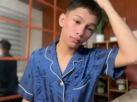 Snapshot of TheBoyAboveYou chatting on February 26, 2026, 4:40 pm TheBoyAboveYou online show from February 26, 2026, 4:40 pm