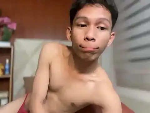 Snapshot of TheBoyAboveYou chatting on February 1, 2026, 7:39 am TheBoyAboveYou online show from February 1, 2026, 7:39 am